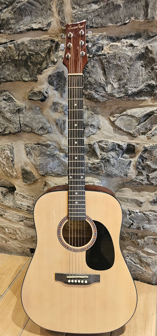 Pre-Owned Beaver Creek Acoustic Guitar