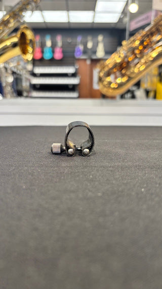 Pre-Owned Rovner Dark Ligature For Metal Soprano Saxophone Mouthpeice