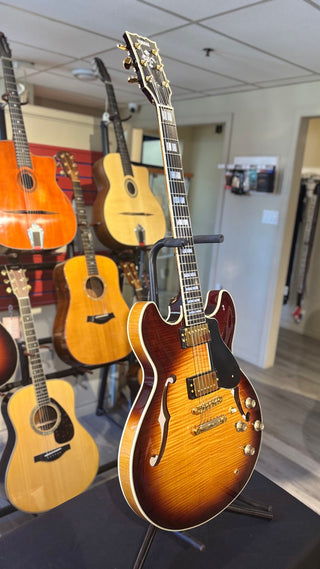 Guitare Électrique Semi-Hollow Yamaha SA2200 Usagée