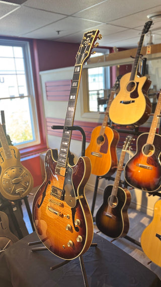 Guitare Électrique Semi-Hollow Yamaha SA2200 Usagée