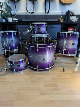 Ensemble de Tambour Mapex Armory (22", 10", 12", 14", 16", Caisse Claire) Night Sky Burst Usagé